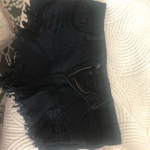 black denim distressed shorts L